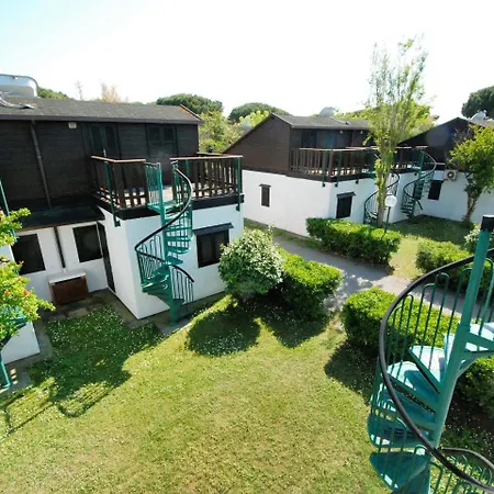 Holiday home Locazione Turistica Borsetti.18 *