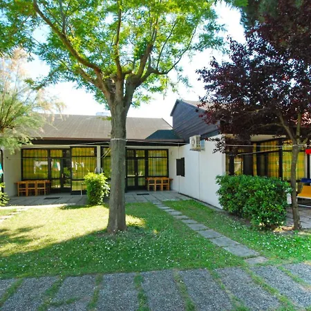 Holiday home Locazione Turistica Borsetti.18 *